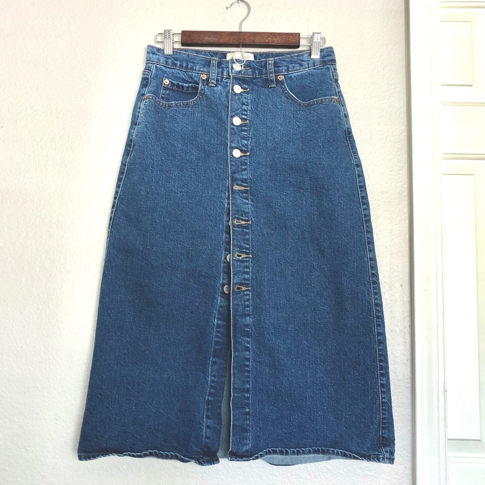 Universal Thread Light Blue Denim Waistband Detail